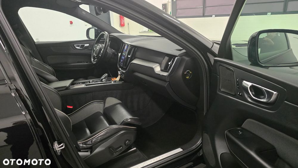Volvo XC 60 B4 D Plus Dark - 7