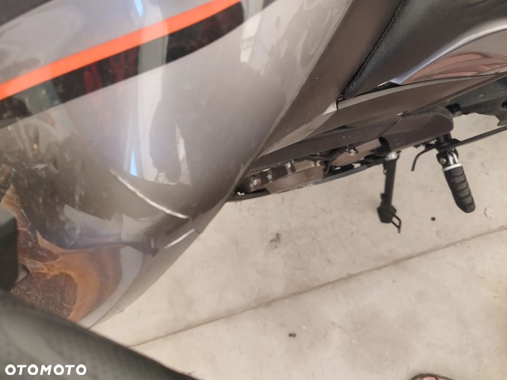 QJMOTOR SRK 125S - 10