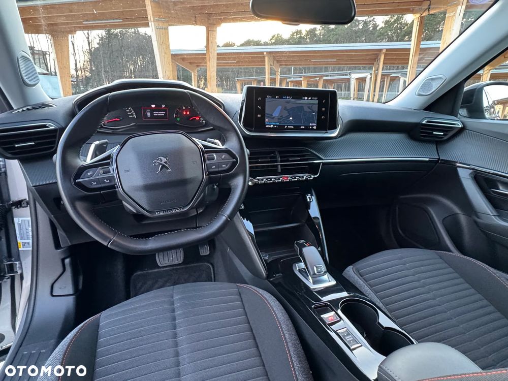 Peugeot 2008 PureTech 130 EAT8 Active - 13