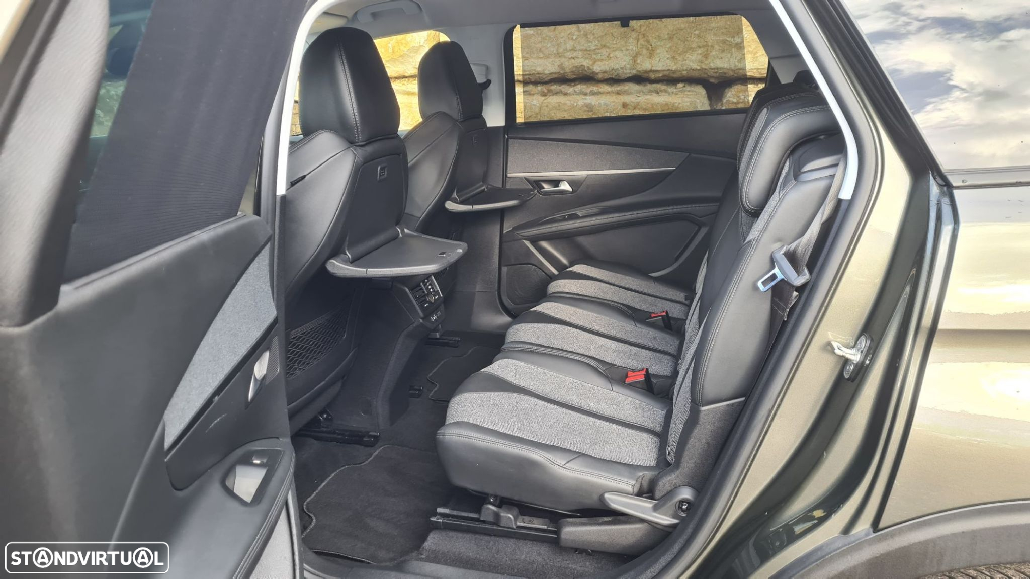 Peugeot 5008 1.5 BlueHDi Allure EAT8 - 42