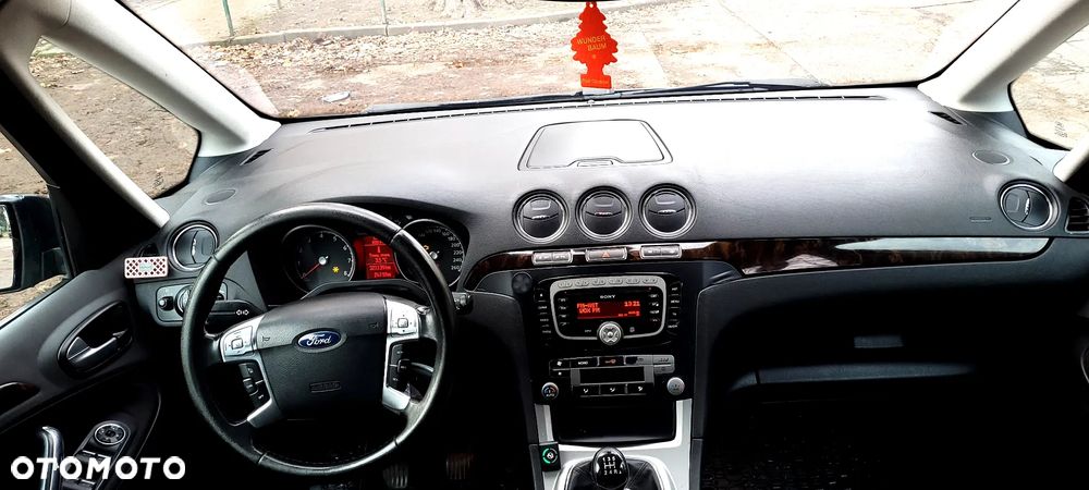 Ford Galaxy 2.0 Ghia - 10