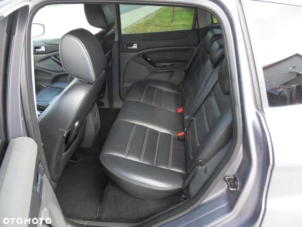 Ford Kuga 2.0 TDCi 2x4 Titanium - 11