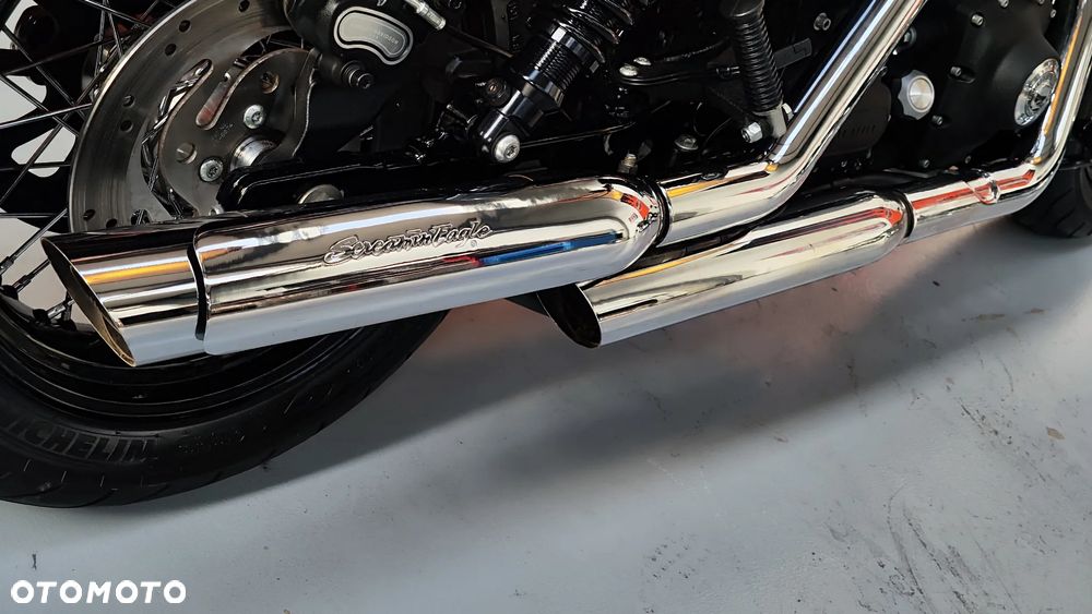 Harley-Davidson Dyna Street Bob - 35