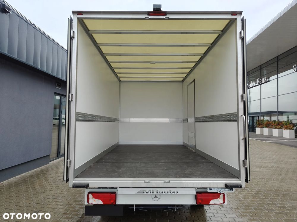 Mercedes-Benz Sprinter - 15