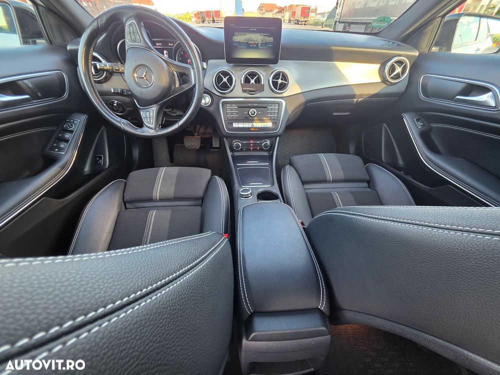 Mercedes-Benz GLA - 15