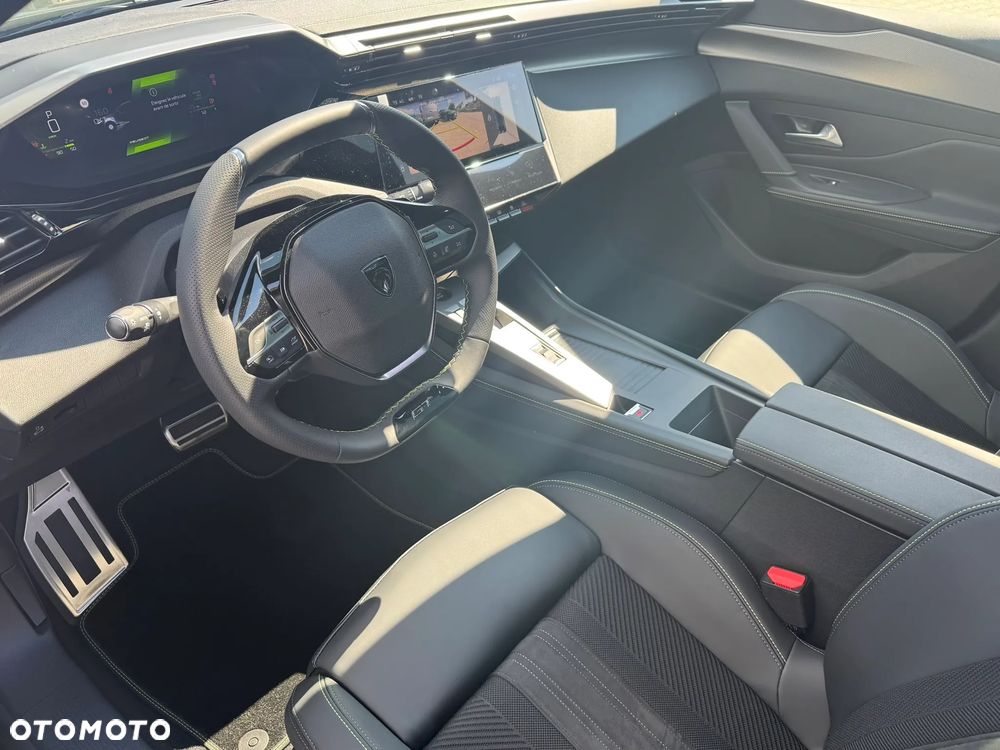 Peugeot 408 1.6 Plug-in Hybrid 240 GT Exclusive e-DCS7 - 8