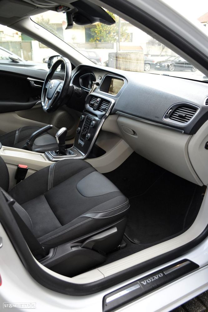 Volvo V40 1.6 D2 Momentum Eco - 49