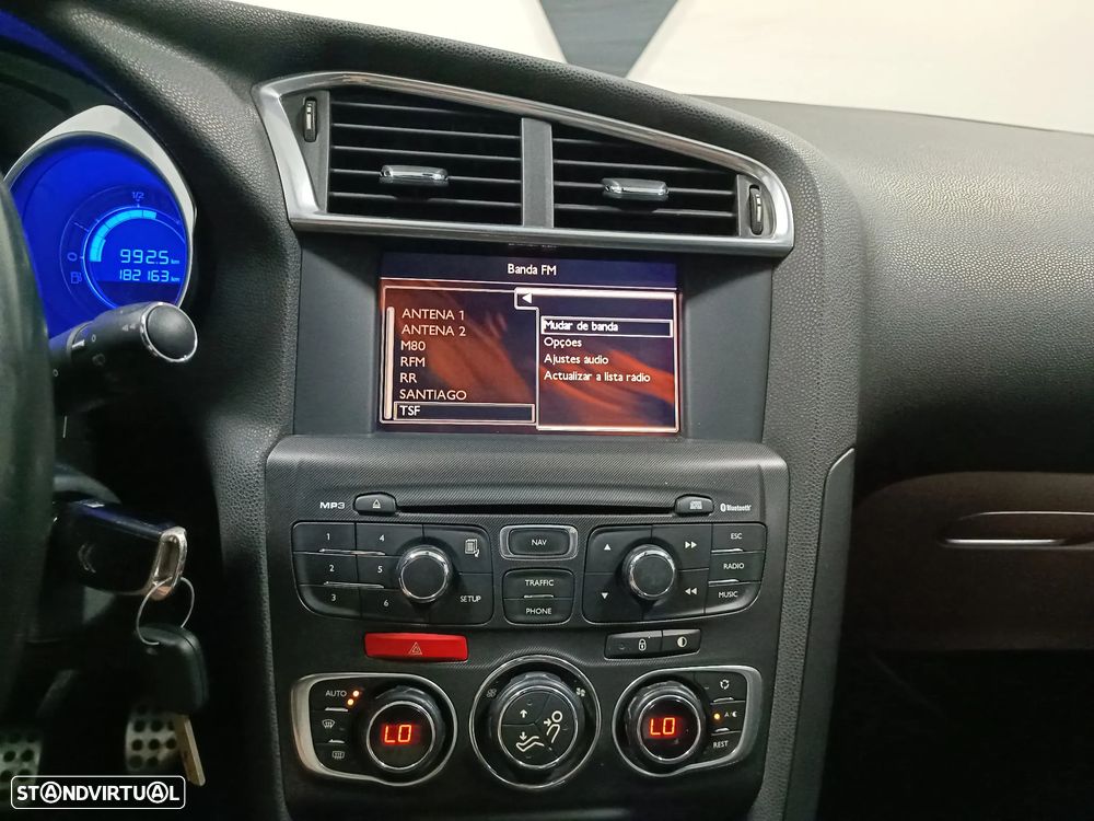 Citroën DS4 2.0 HDi Sport Chic 130g - 28