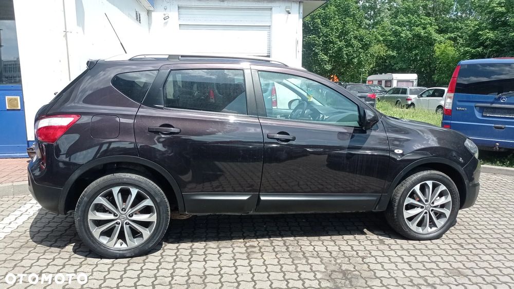 Nissan Qashqai 2.0 dCi DPF tekna - 22