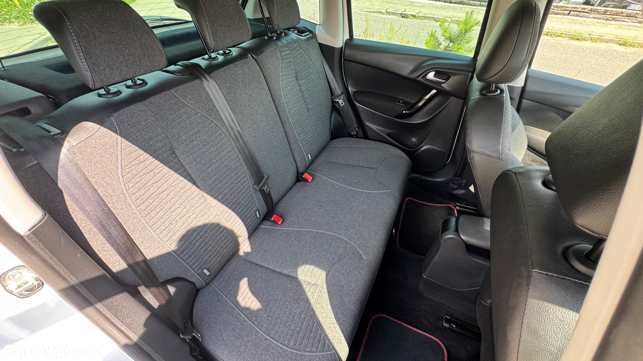 Citroën C3 1.2 PureTech Exclusive - 23