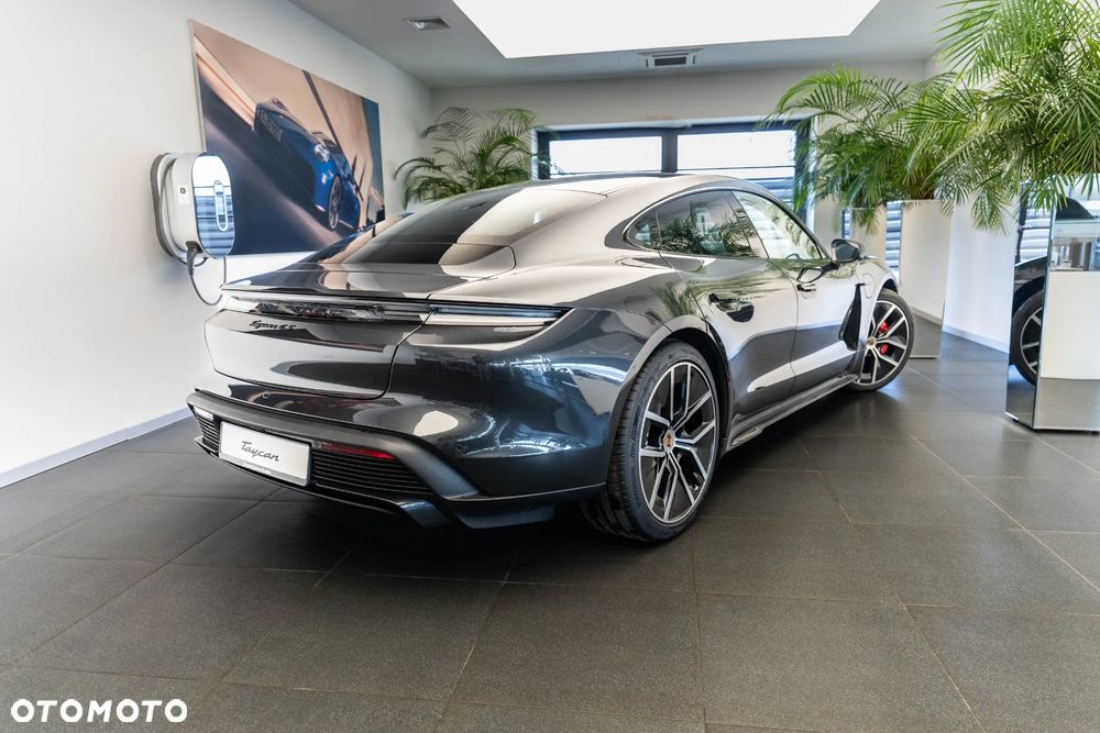 Porsche Taycan 105kWh 4S Black Edition - 34