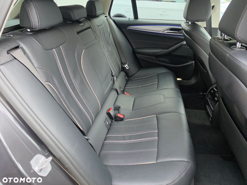 BMW Seria 5 520i mHEV Luxury Line - 22