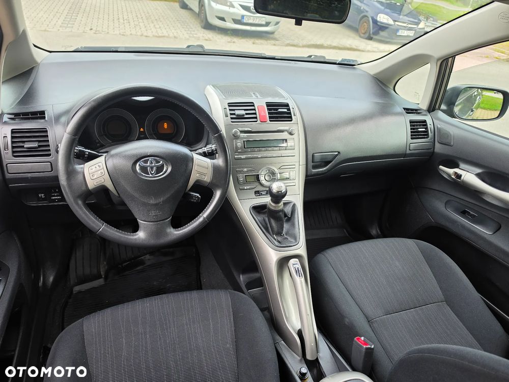 Toyota Auris 1.6 VVT-i Executive - 13