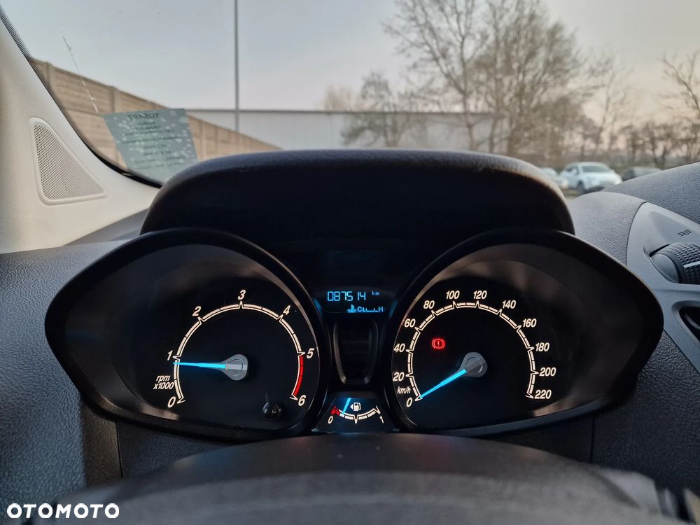 Ford Transit Courier - 16