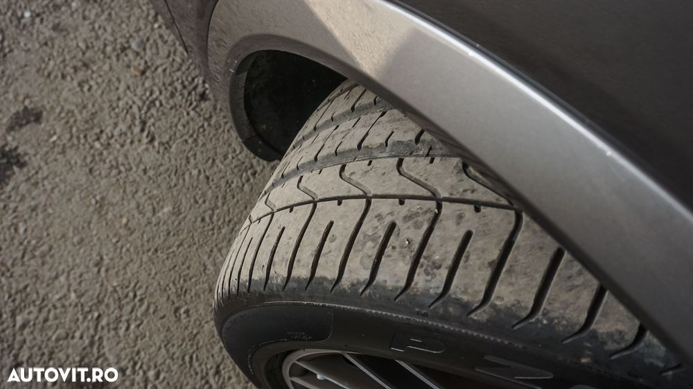 Porsche Cayenne Coupe Tiptronic S Platinum Edition - 40