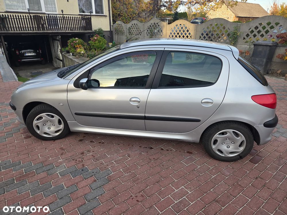 Peugeot 206 2003 photo 3