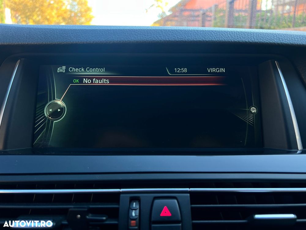 BMW Seria 5 520d xDrive - 14