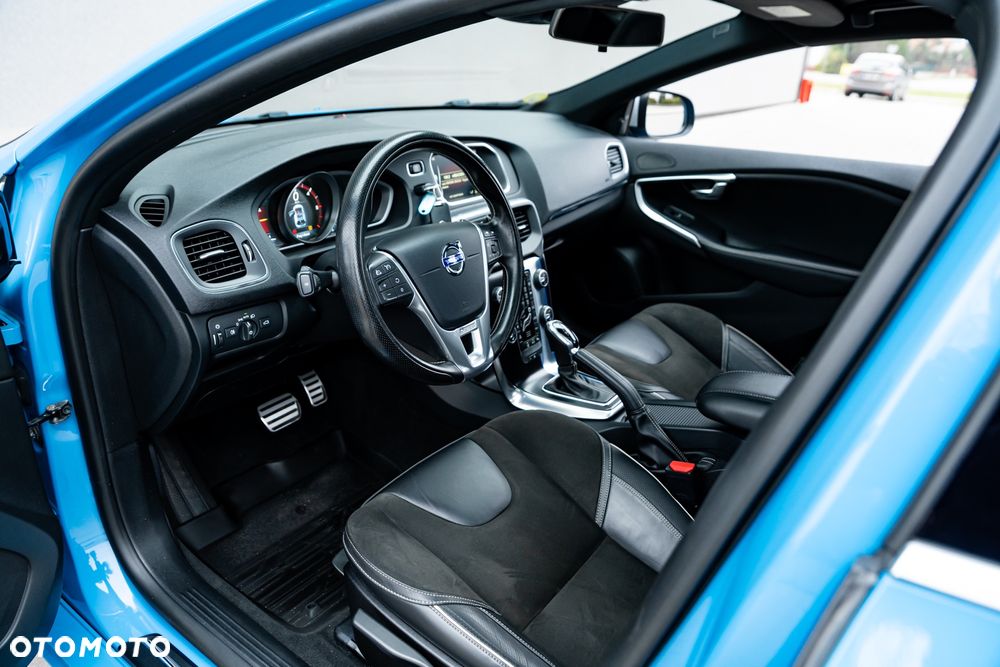 Volvo V40 D4 Geartronic RDesign - 15