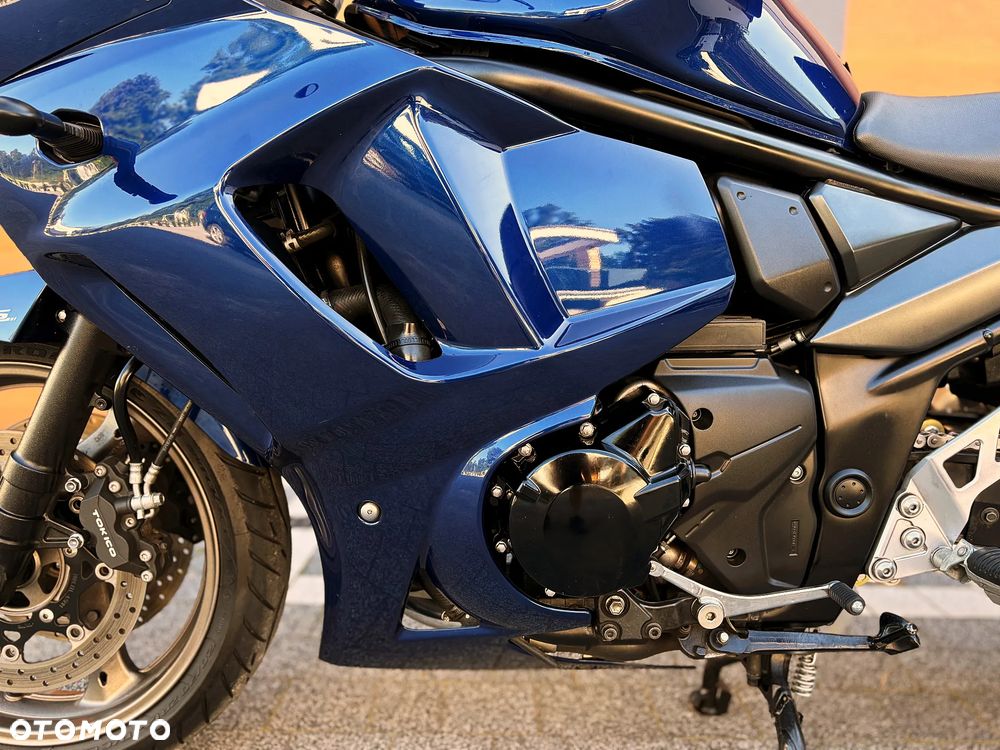 Suzuki GSX - 9