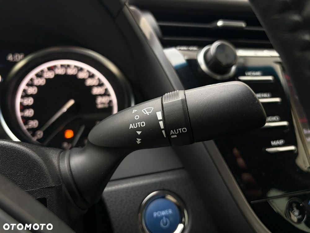 Toyota Camry 2.5 Hybrid Comfort CVT - 29