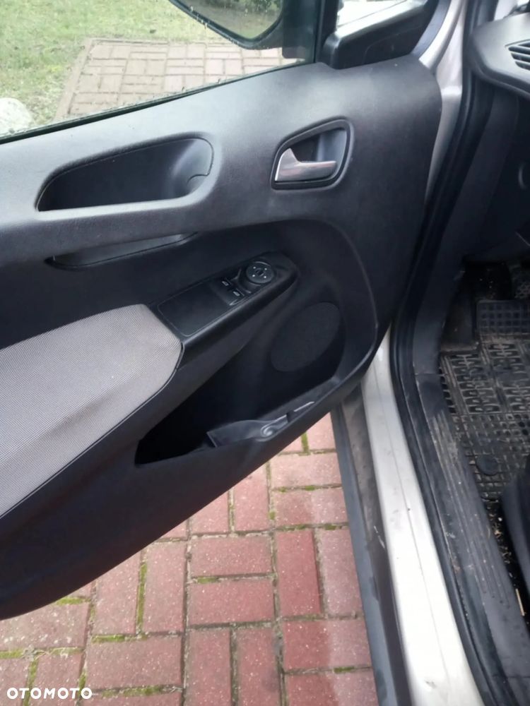 Ford Tourneo Courier 1.0 EcoBoost Ambiente - 9