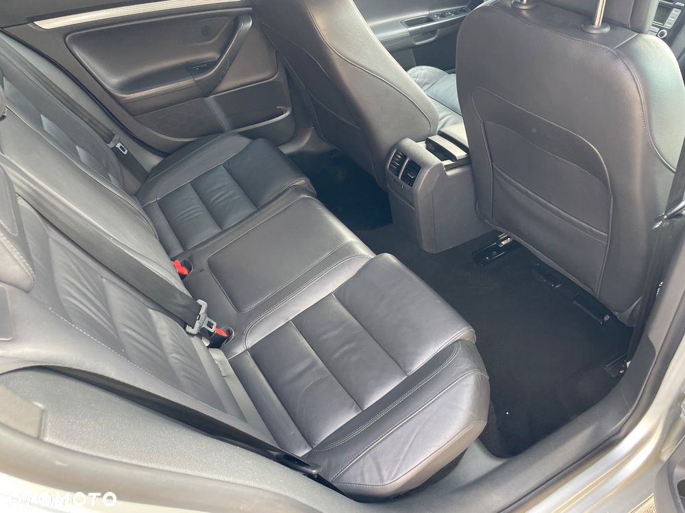 Volkswagen Golf R32 DSG - 11