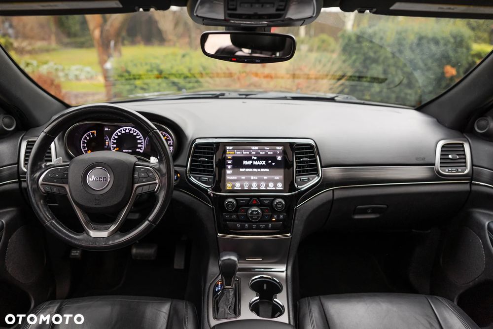 Jeep Grand Cherokee - 21