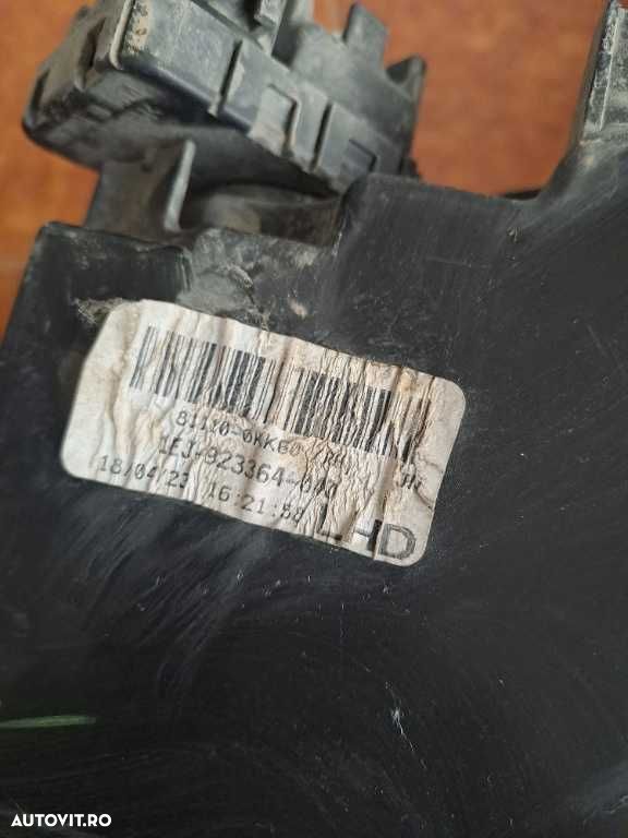 Far dreapta Toyota Hilux an 2020-2022 original Europa cod 811100KK60 - 5