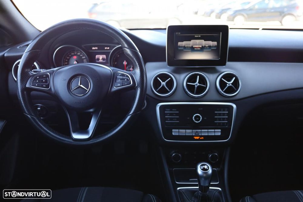 Mercedes-Benz CLA 180 d Shooting Brake Urban - 14