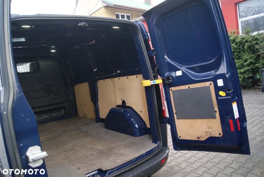 Ford Transit Custom - 13
