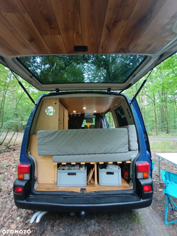 Volkswagen Caravelle - 6