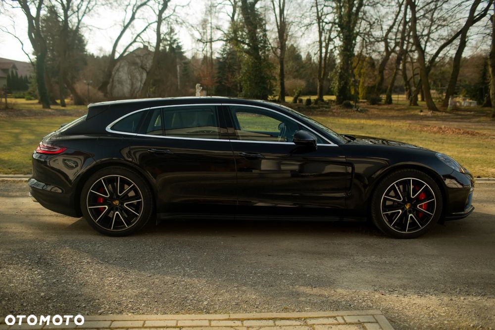 Porsche Panamera Turbo - 1