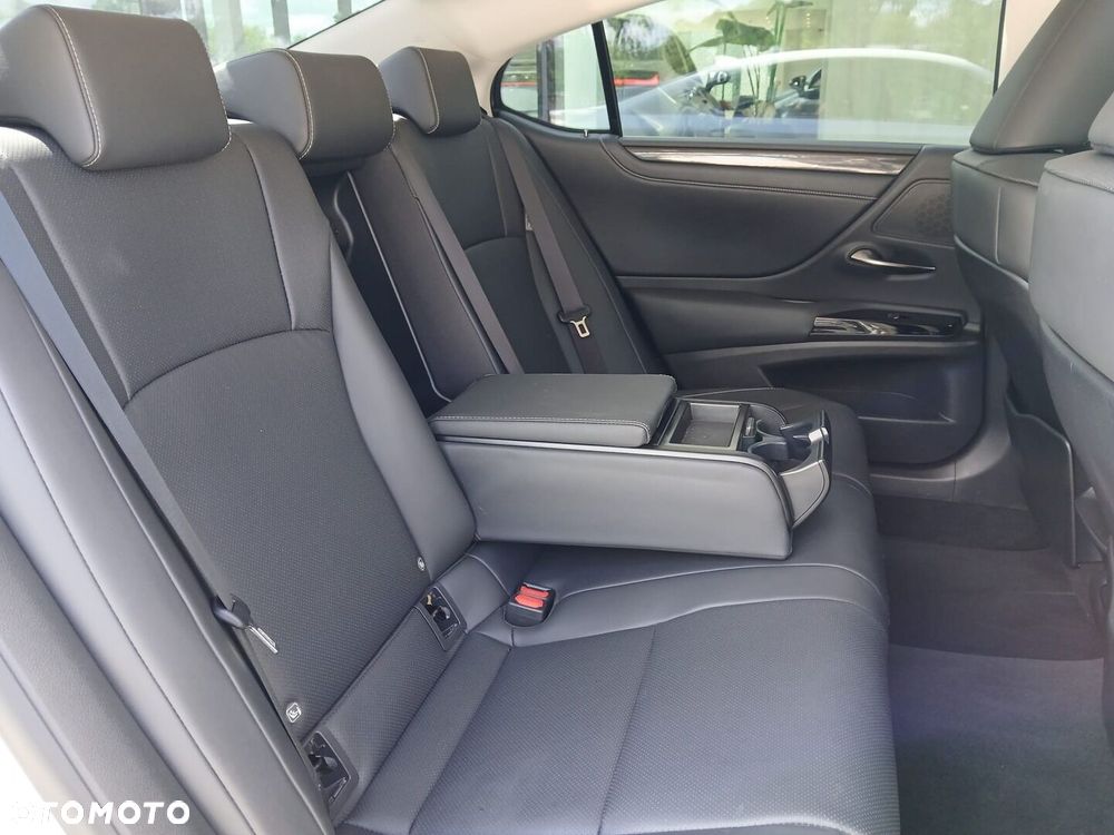 Lexus ES - 28