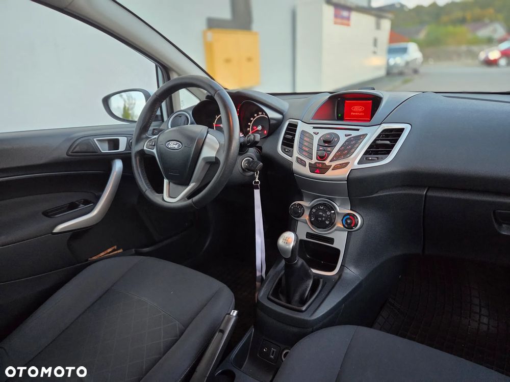 Ford Fiesta 1.25 Champions Edition - 21