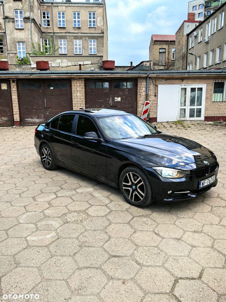 BMW Seria 3 328i xDrive Sport Line - 1