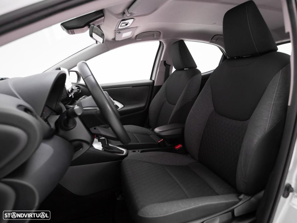 Toyota Yaris 1.5 HSD Comfort - 9