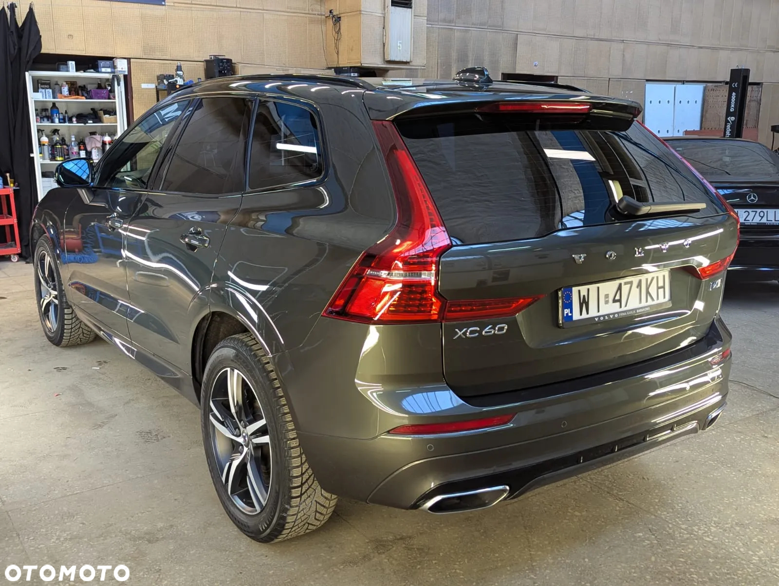 Volvo XC 60 B4 D AWD R-Design - 4