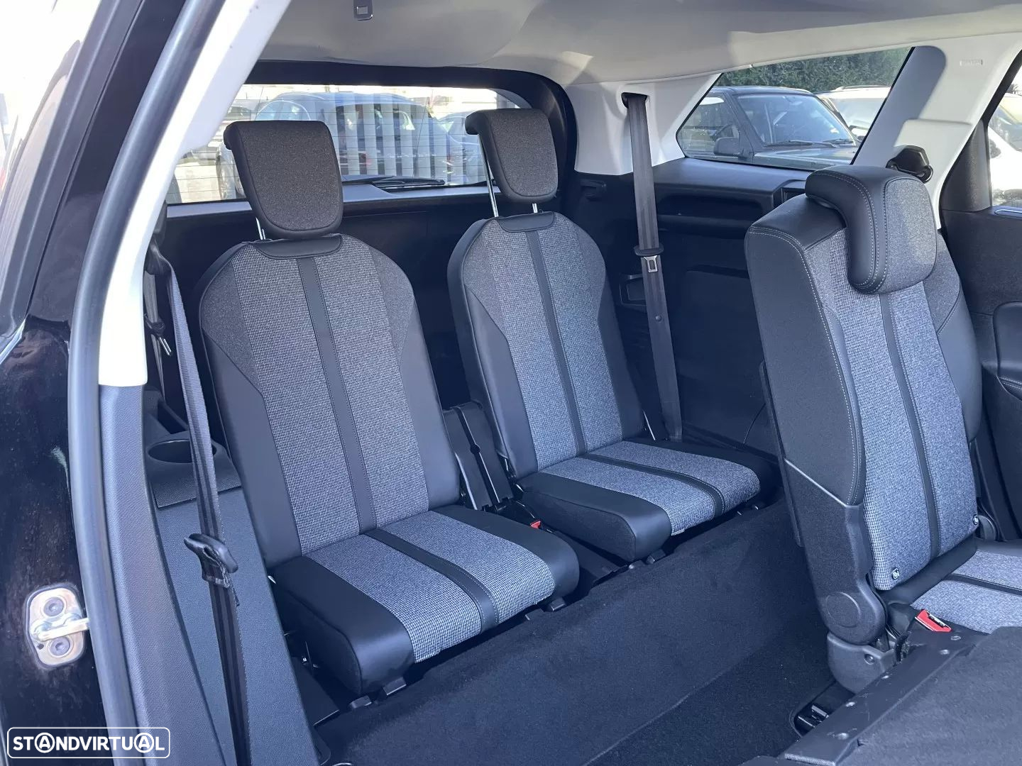 Peugeot 5008 1.2 PureTech Allure EAT8 - 16