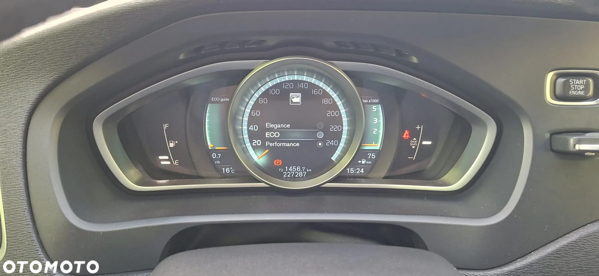 Volvo V40 D4 Drive-E Momentum - 16