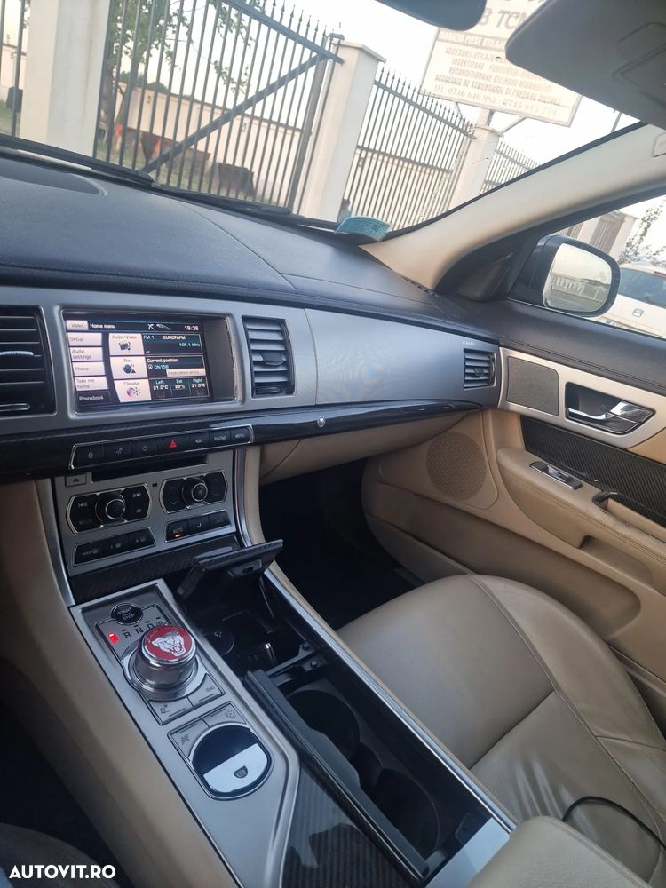 Jaguar XF 3.0 V6 Diesel Luxury - 9