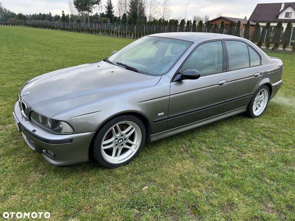 BMW 5 Series 2002 photo 2