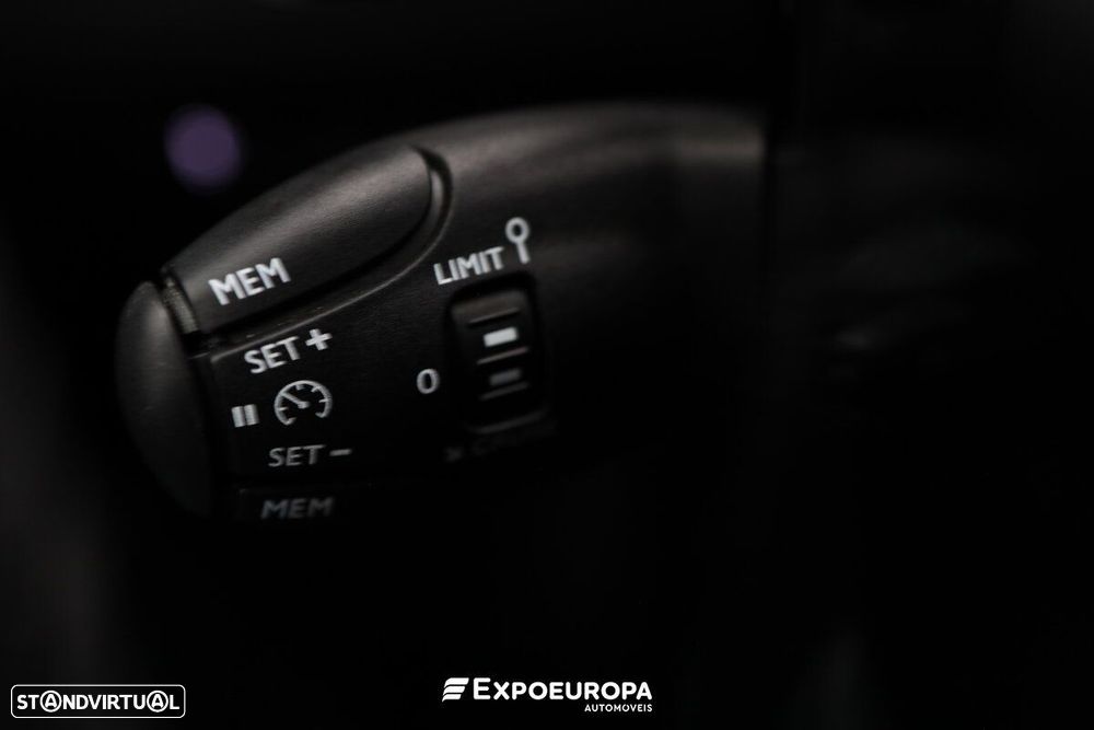 Peugeot 2008 PureTech 130 EAT8 Allure - 21