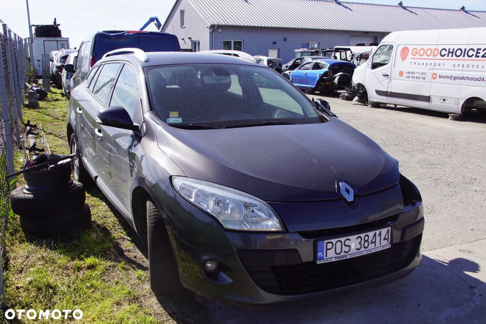 Auto na części - Renault Megane III 1.6 16V 110 KM K4M858 TL4030 TEB66 2011R Silnik Skrzynia Drzwi Błotnik Klapa Zderzak Lampa Lusterko Klamka Szyba Deska Kokpit Sterownik Moduł Czujnik Licznik Wyświetlacz Panel Kierownica - 1