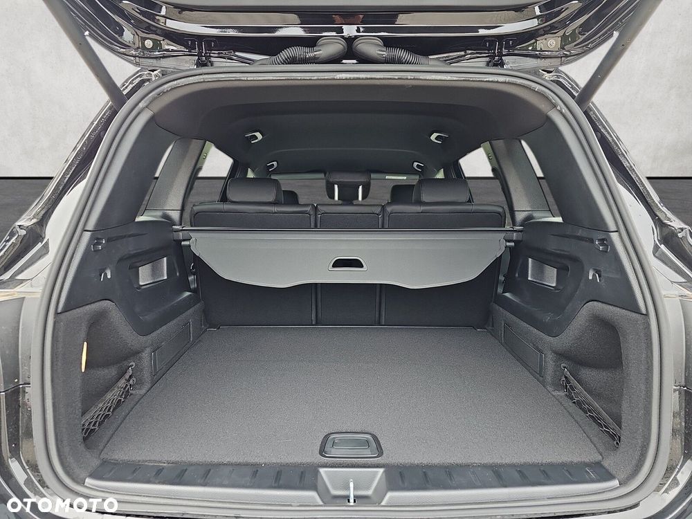 Mercedes-Benz GLB - 16