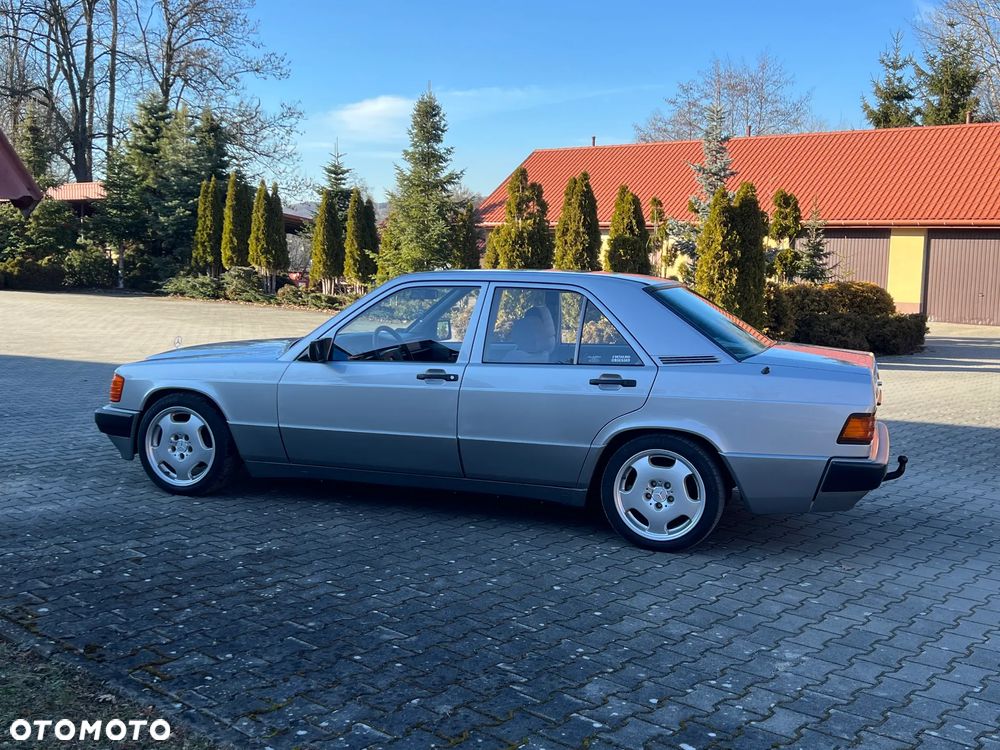 Mercedes-Benz W201 (190) - 9