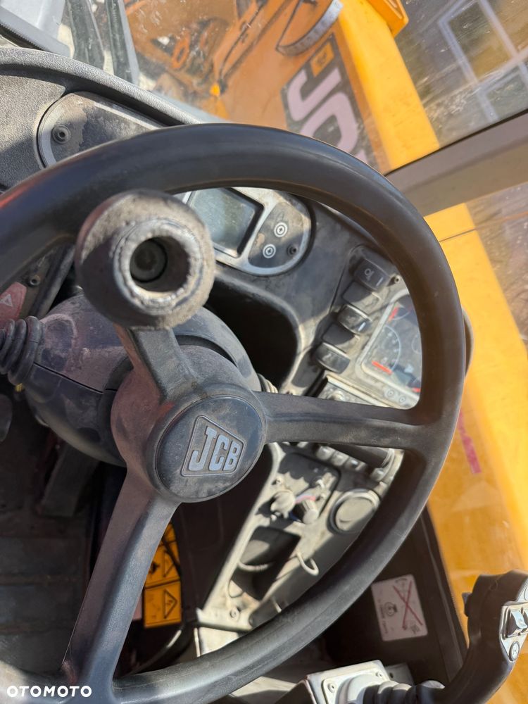 JCB 550-80 AGRI PLUS - 19
