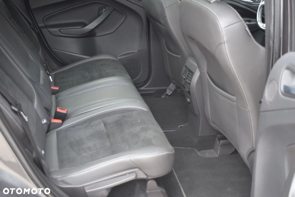 Ford Kuga 2.0 TDCi AWD ST-Line - 37