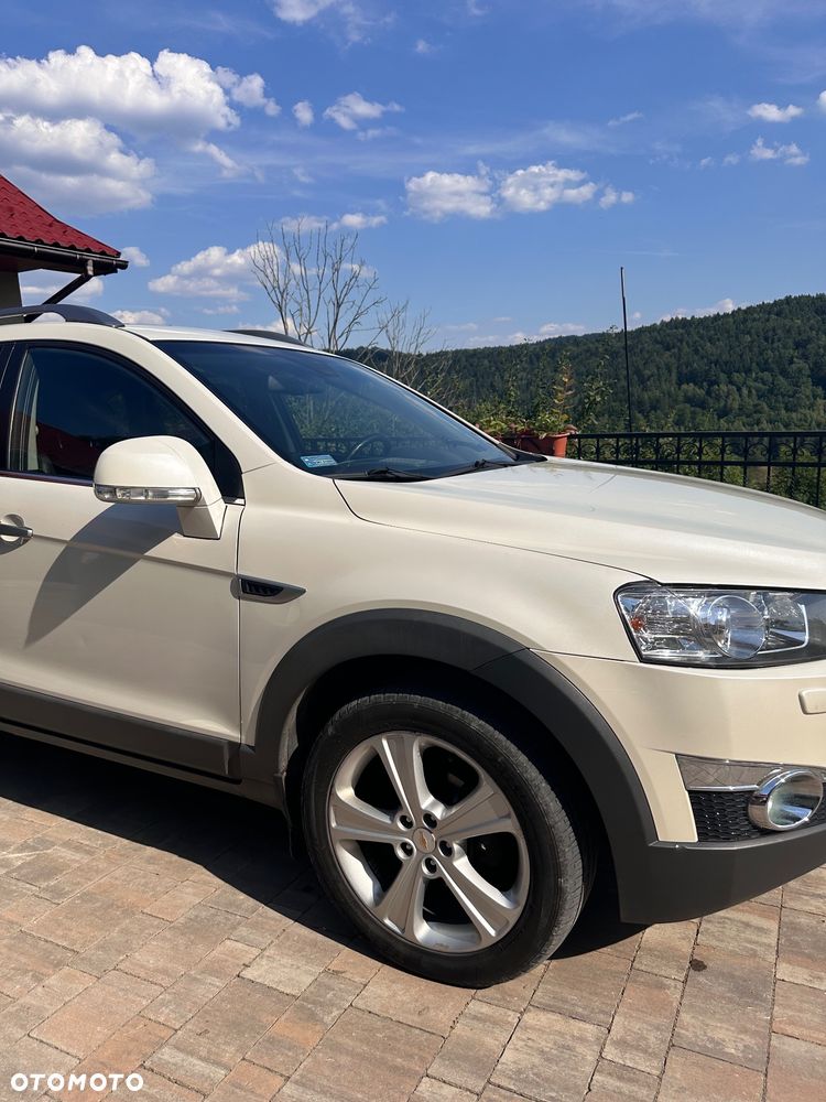 Chevrolet Captiva 2.2 D LTZ - 17