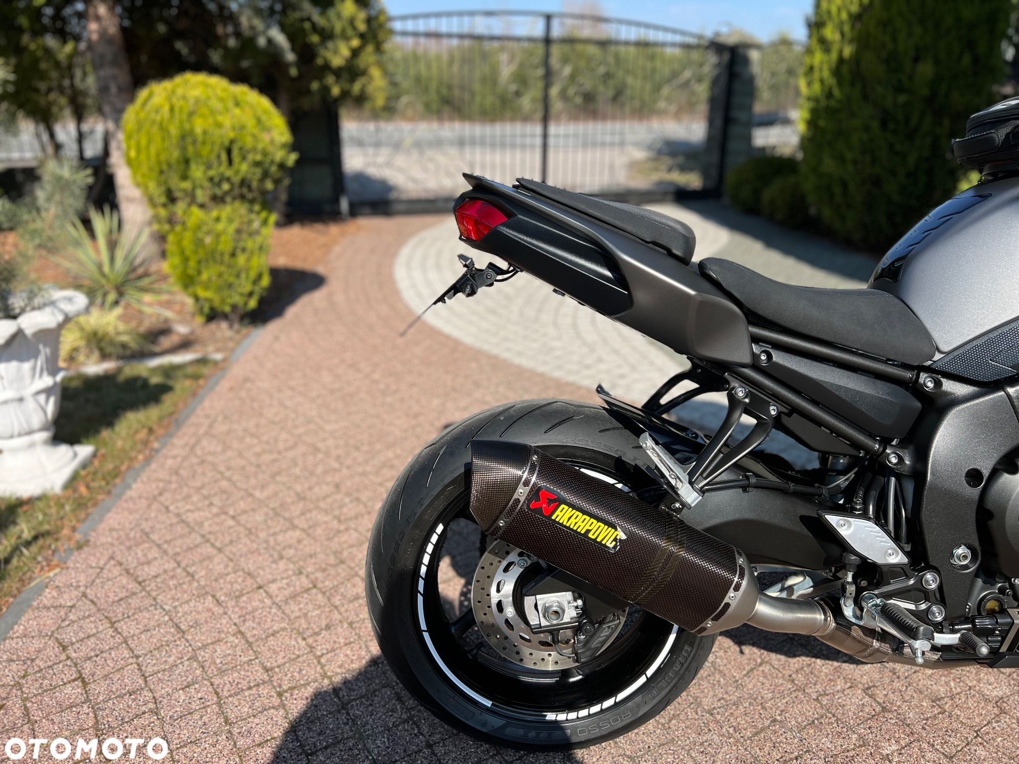 Yamaha FZ8 - 9