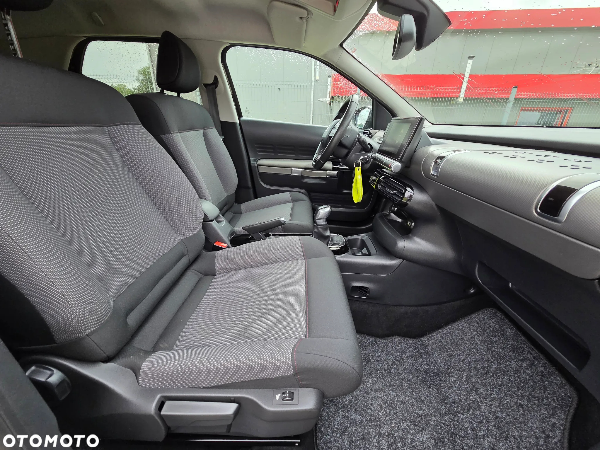 Citroën C4 Cactus 1.2 PureTech Live S&S - 24